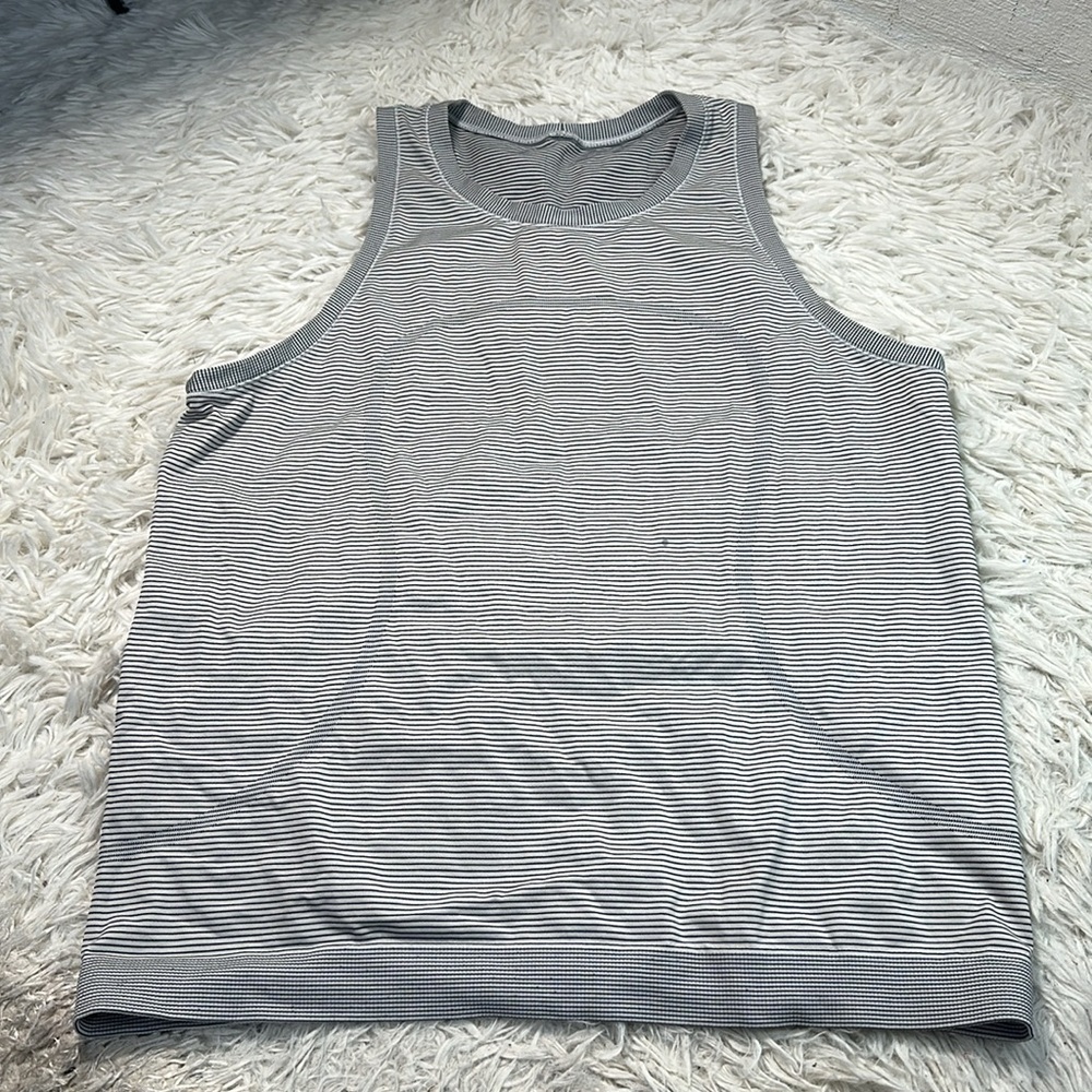 Lululemon Swiftly Breeze Tank *Relaxed Fit White / Black
